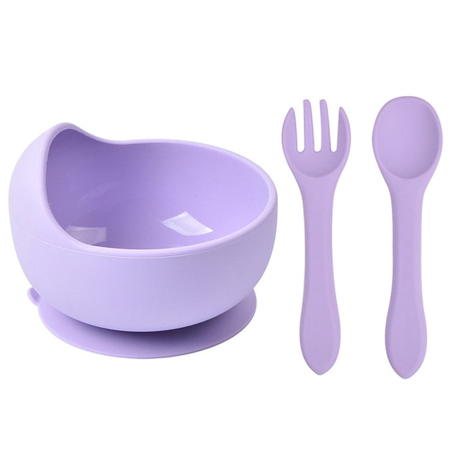 Wooden vs. Silicone Baby Spoons: The Battle of Tableware